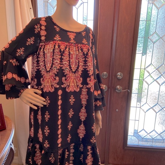 Lux11 Bohemian Red & Black Dress with layered ruffle bell sleeves size 4 - Picture 8 of 13